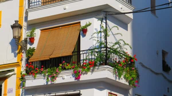 how to create privacy for balcony