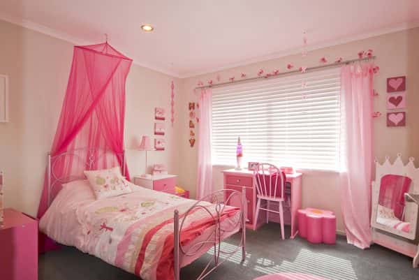 solid colored drapes in kids bedroom