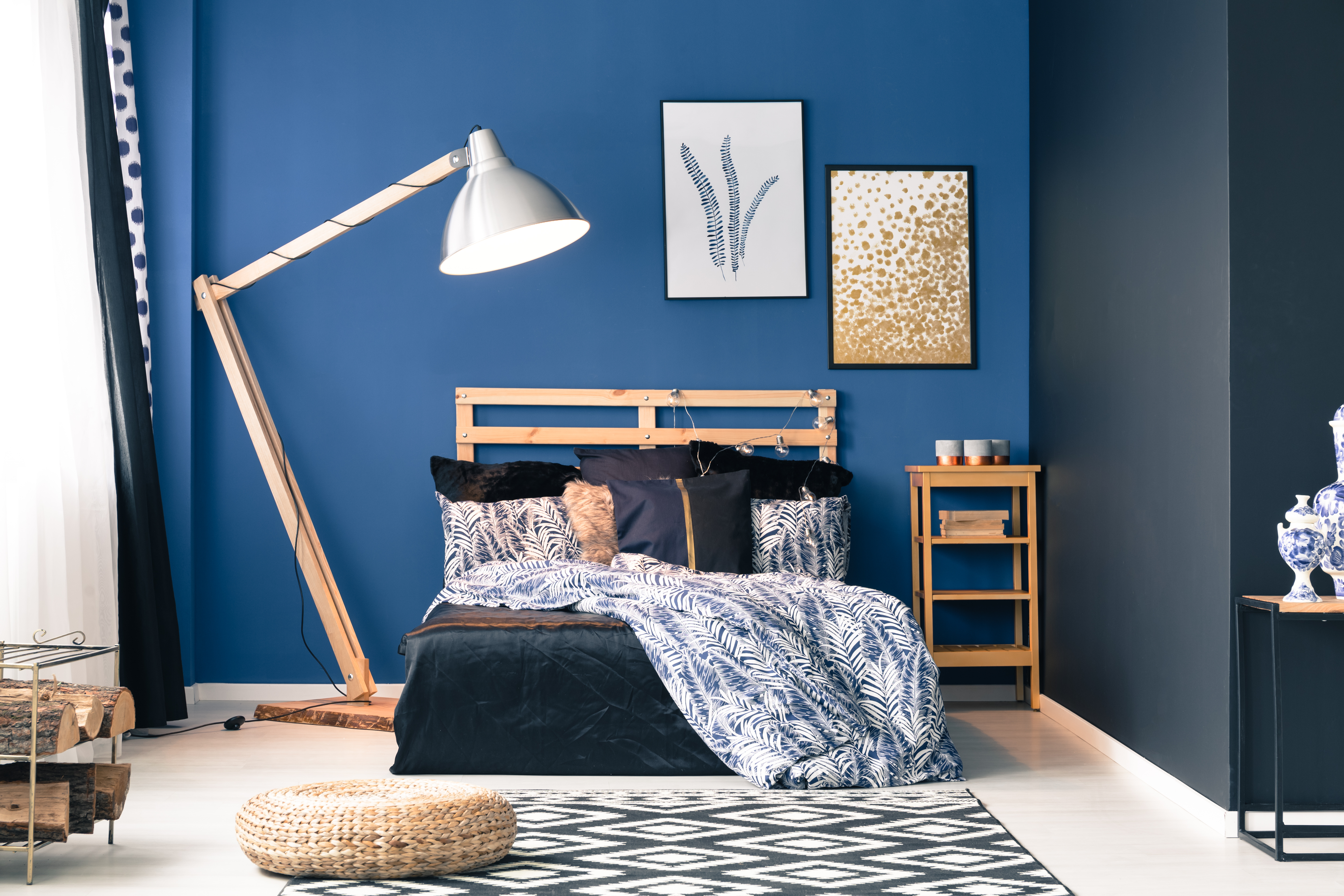 Blue colour bedroom as per vastu