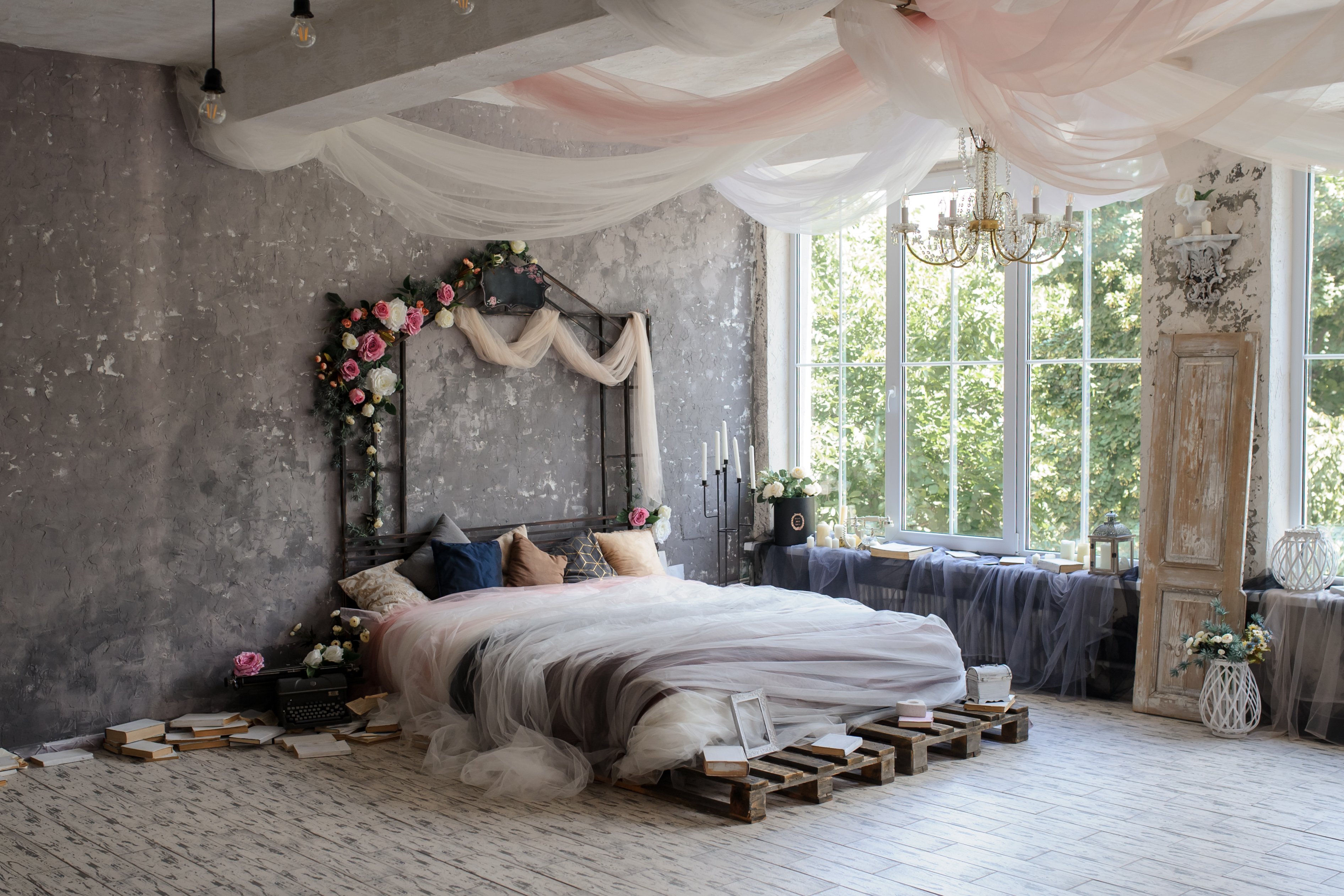 Romantic Wall Painting Designs for Your Bedroom - HomeLane Blog