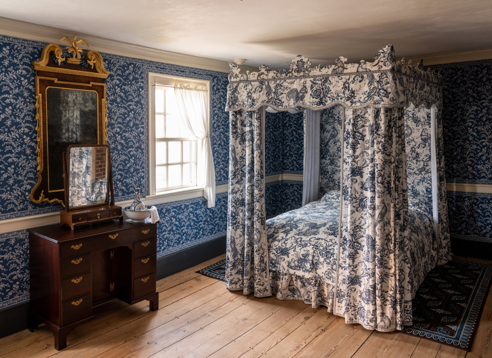 four poster beds