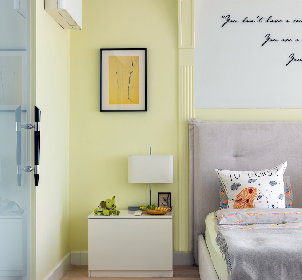 yellow colour for childrens bedroom