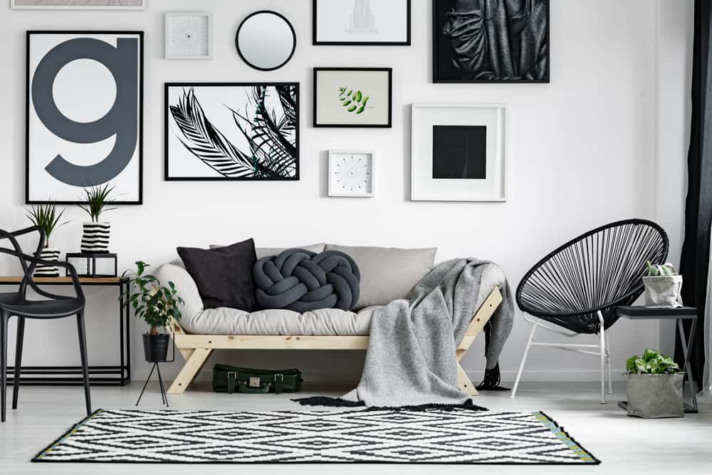 black and white walls for the living room