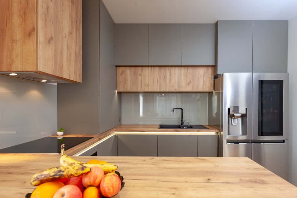u-shaped kitchen right color scheme and finishes