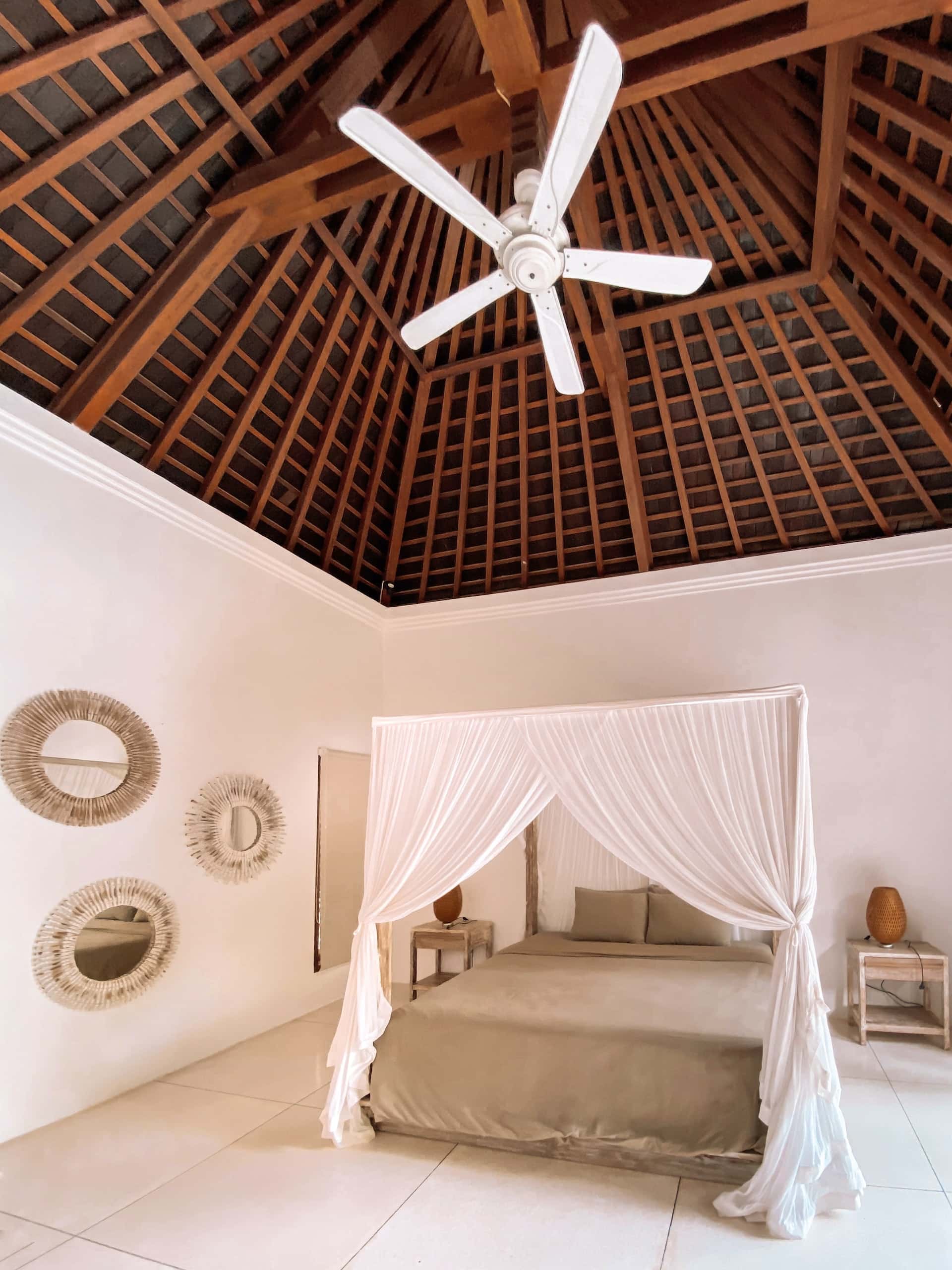 all-wood master bed room false ceiling design