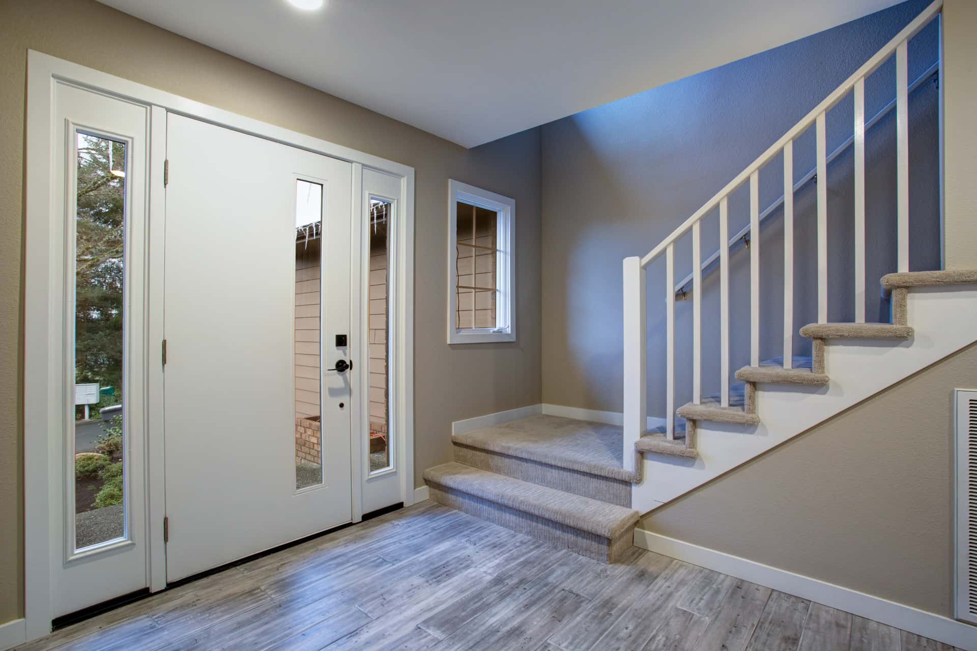positioning doors around a staircase