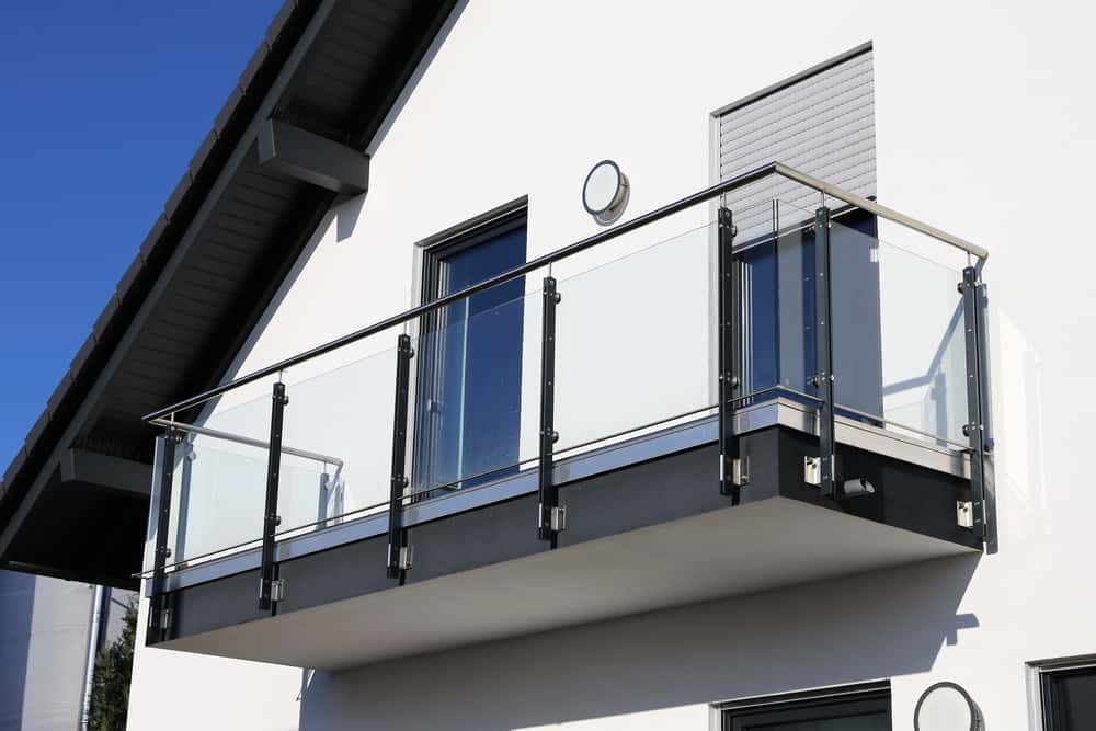 steel and glass railing design for balcony