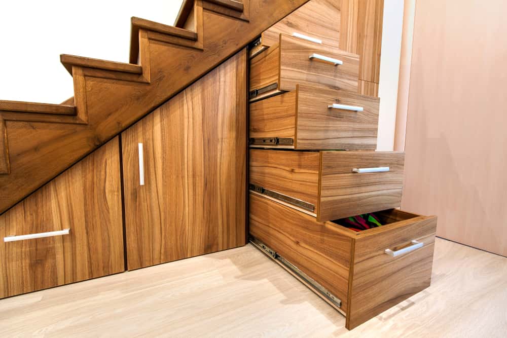 U-shaped staircase storage