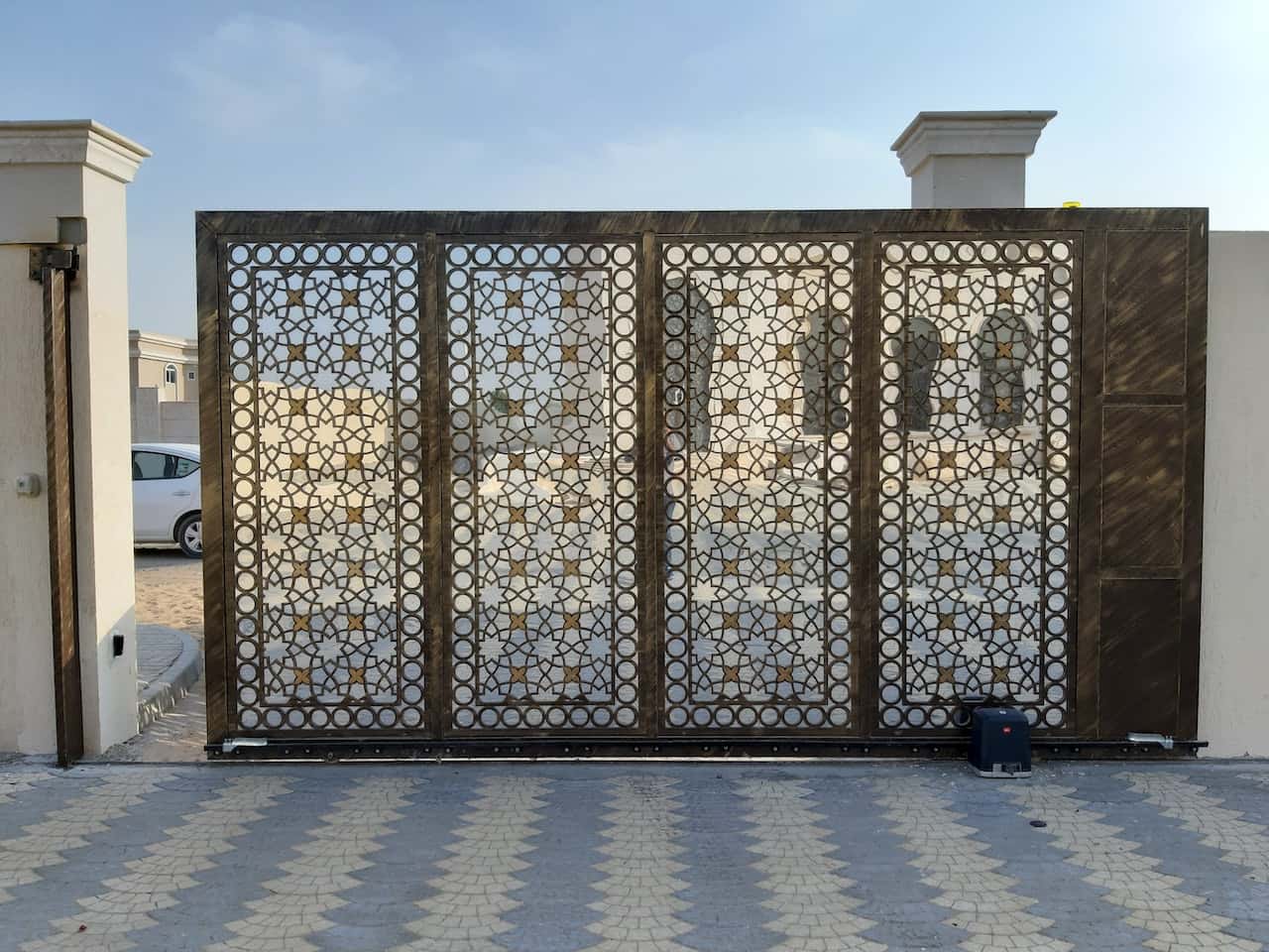 17 Modern Auto Gate Designs for Enhanced Security & Style