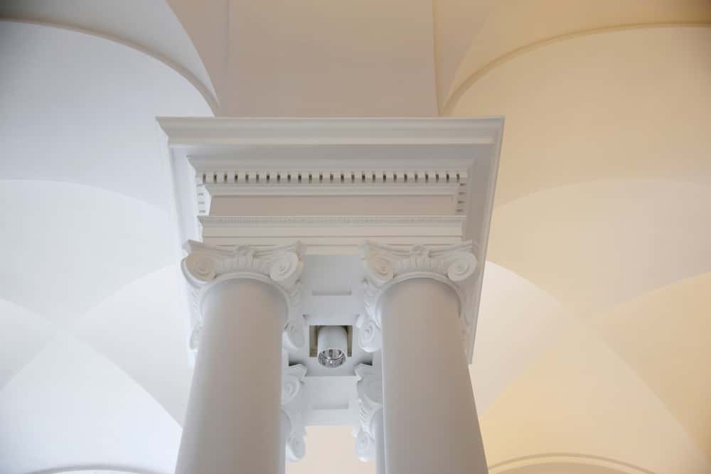 ceiling pillar carvings