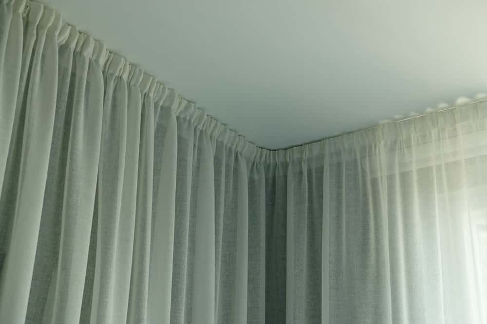 corner curtain rod