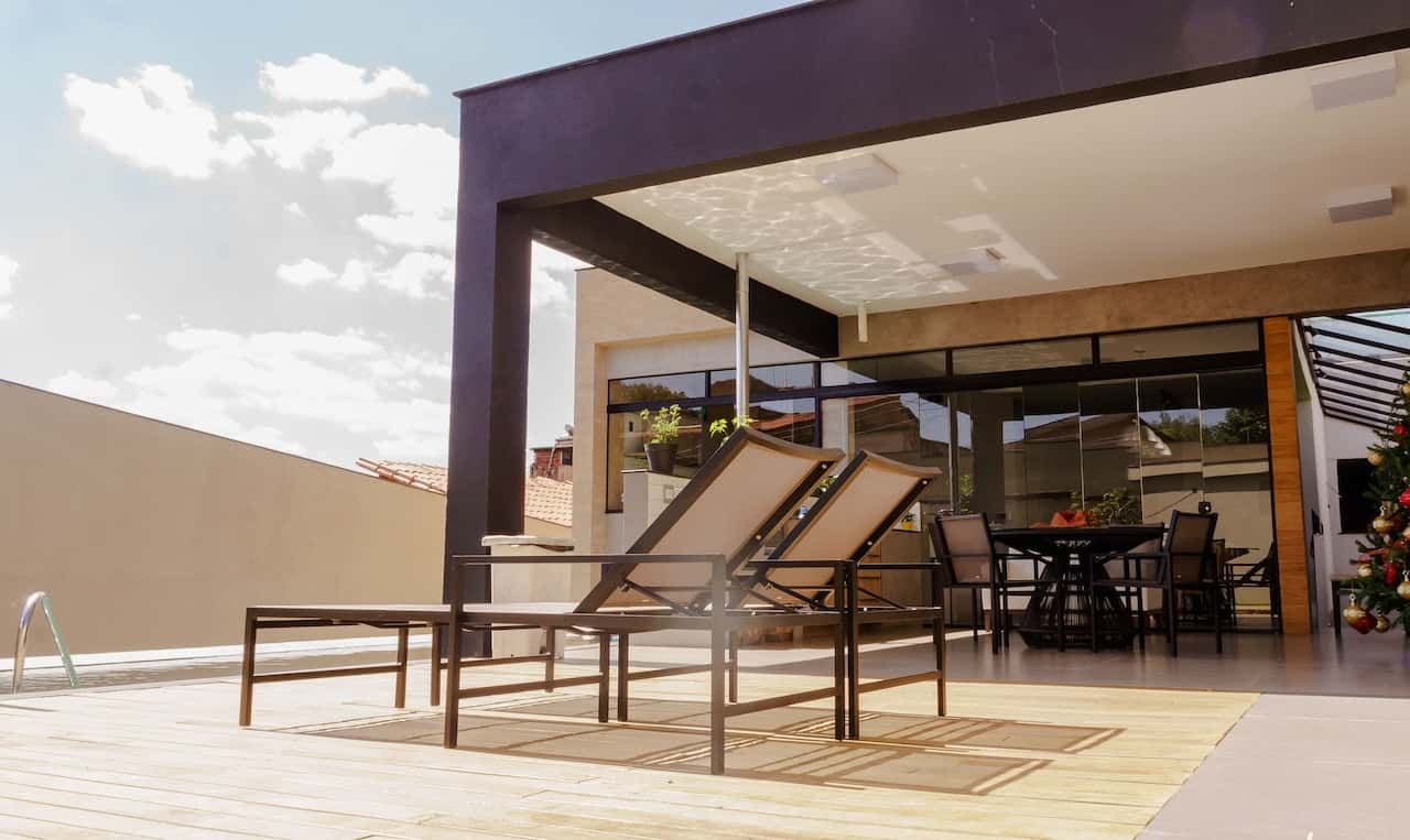 flat parapet design for a modern terrace