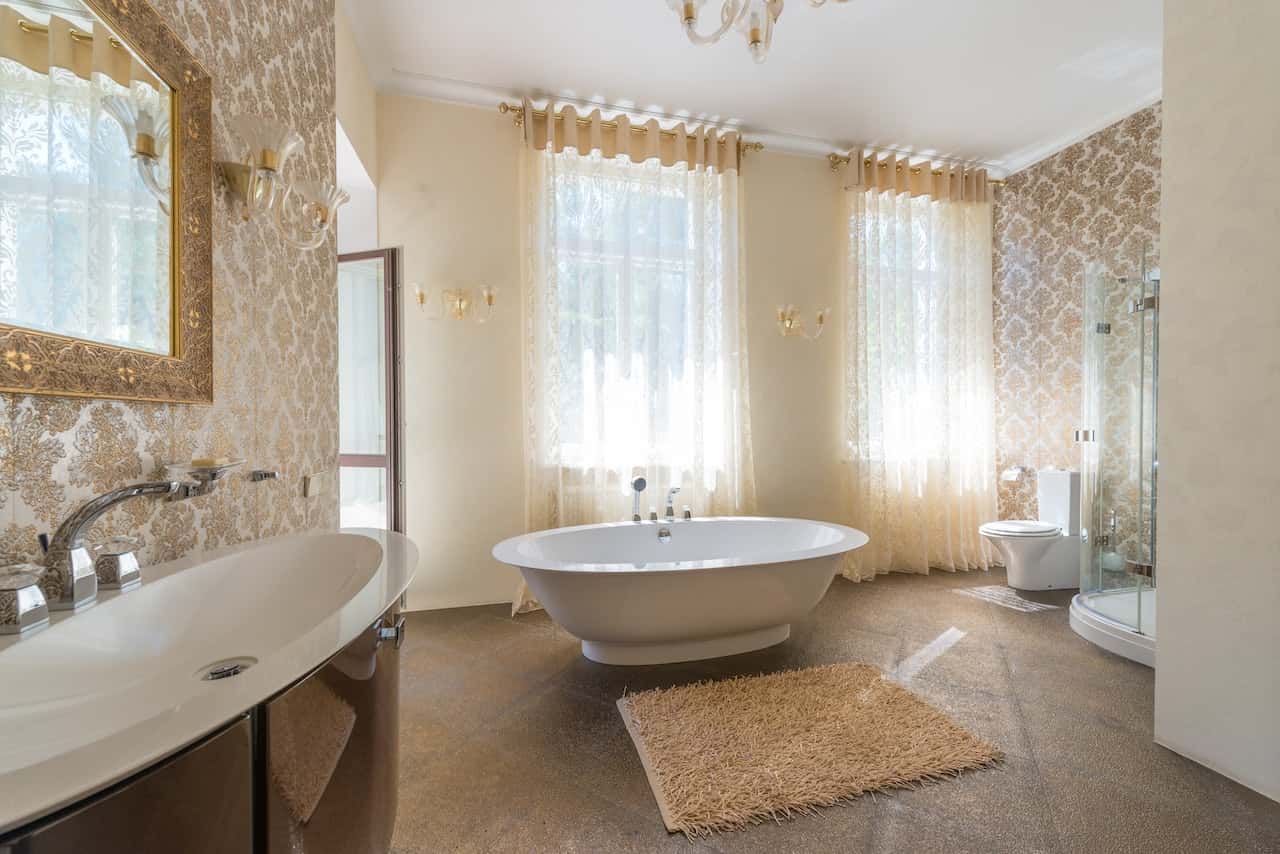 3 Interior Designers Transform The Same Luxury Bathroom, Space Savers