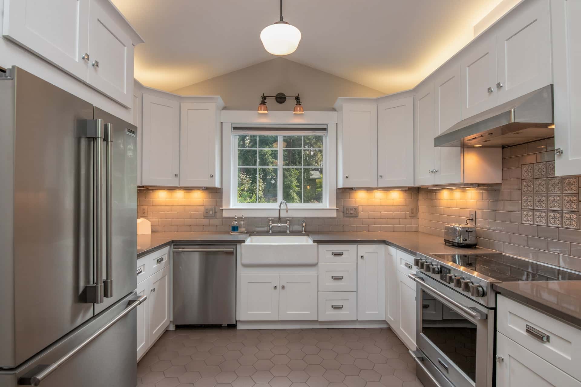above kitchen-cabinet lighting