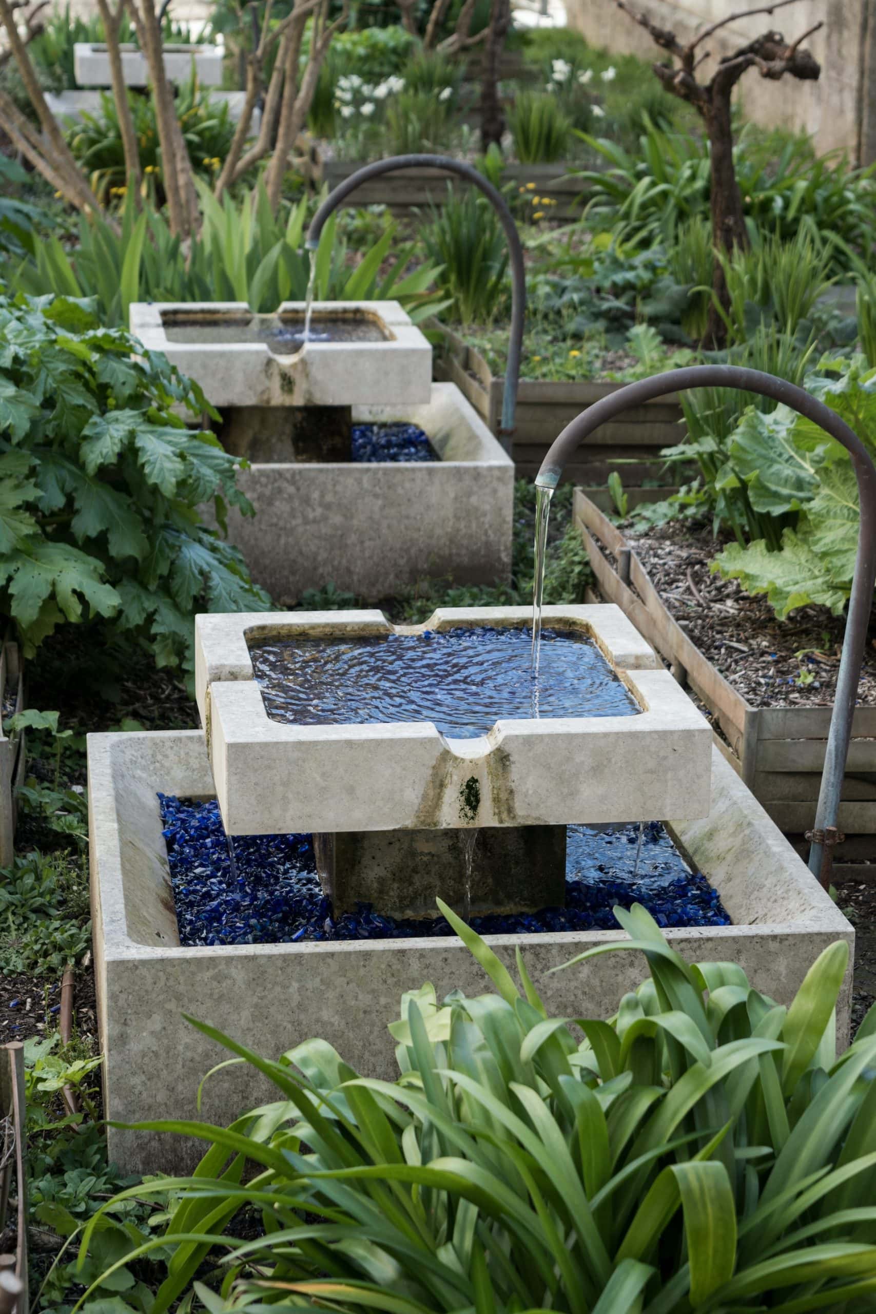 appealing garden water wall ideas