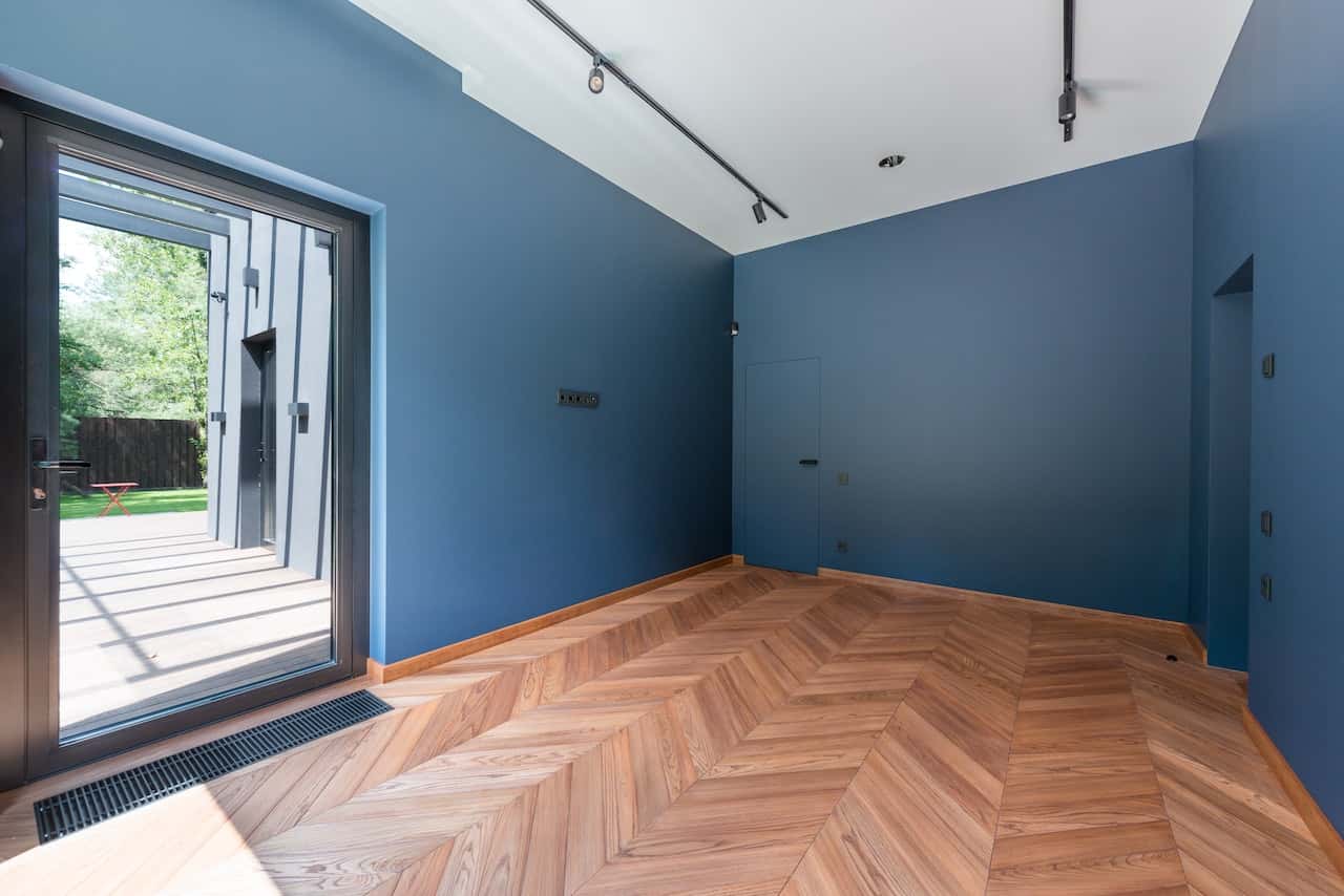 cerulean blue lacquered walls