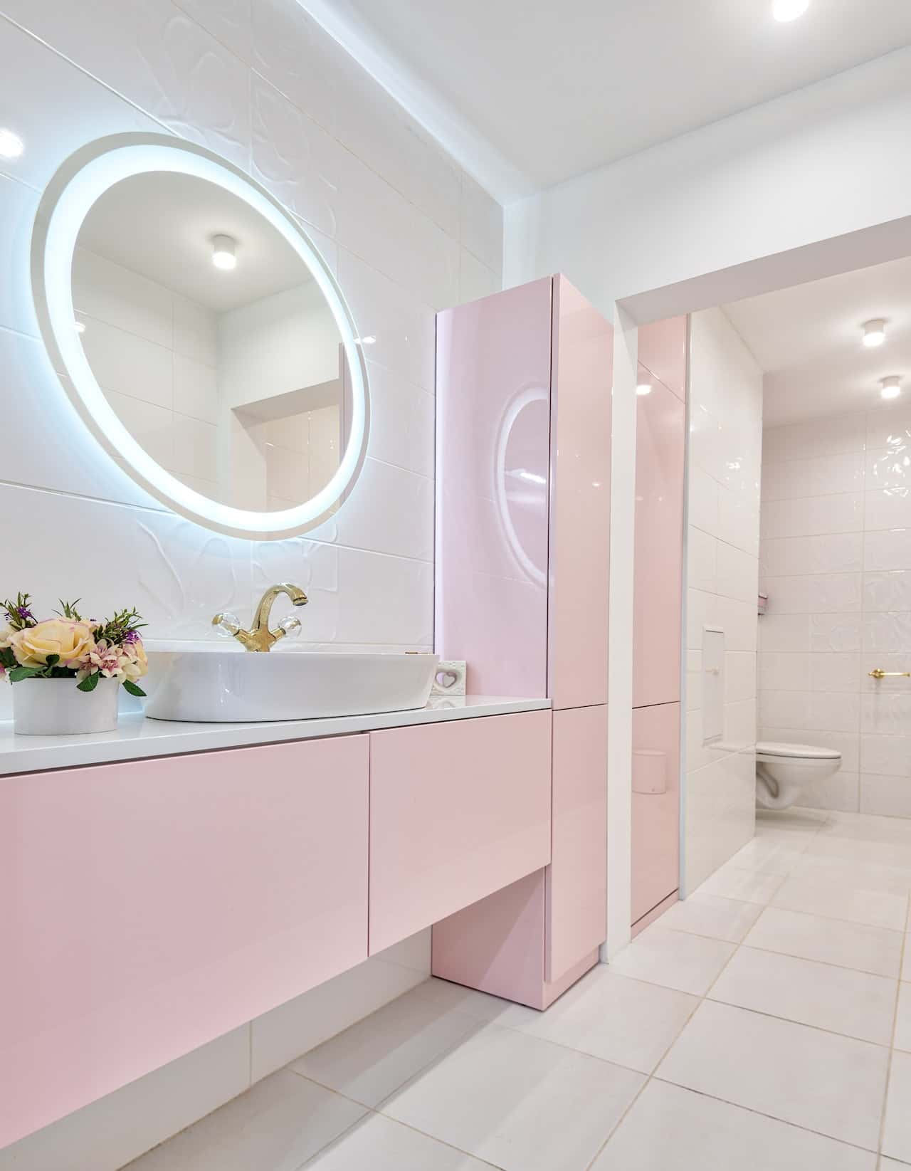 luxe bathroom barbiecore design - Hier leest u hoe u een prachtige Barbiecore-droomkamer kunt ontwerpen