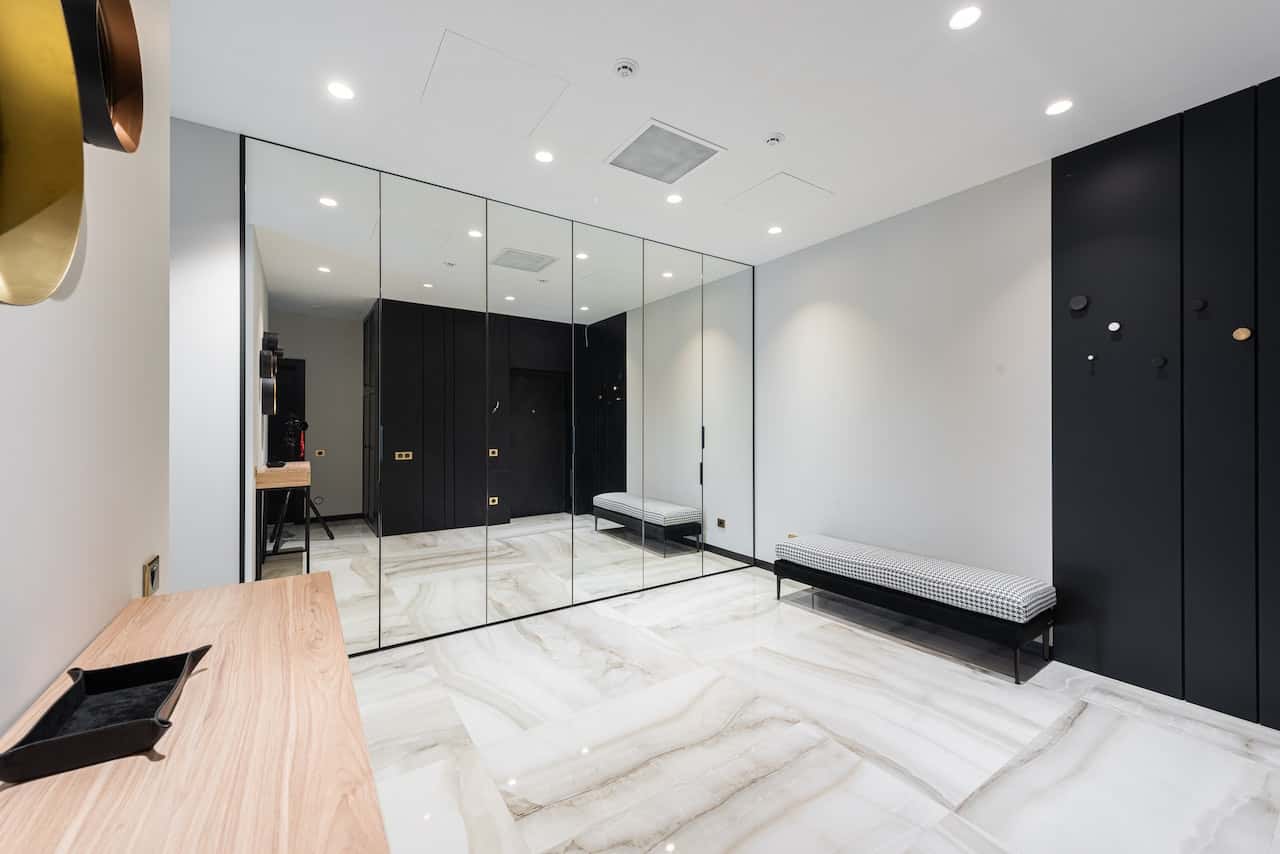 10 Luxury Modern Closets for the Master Bedroom