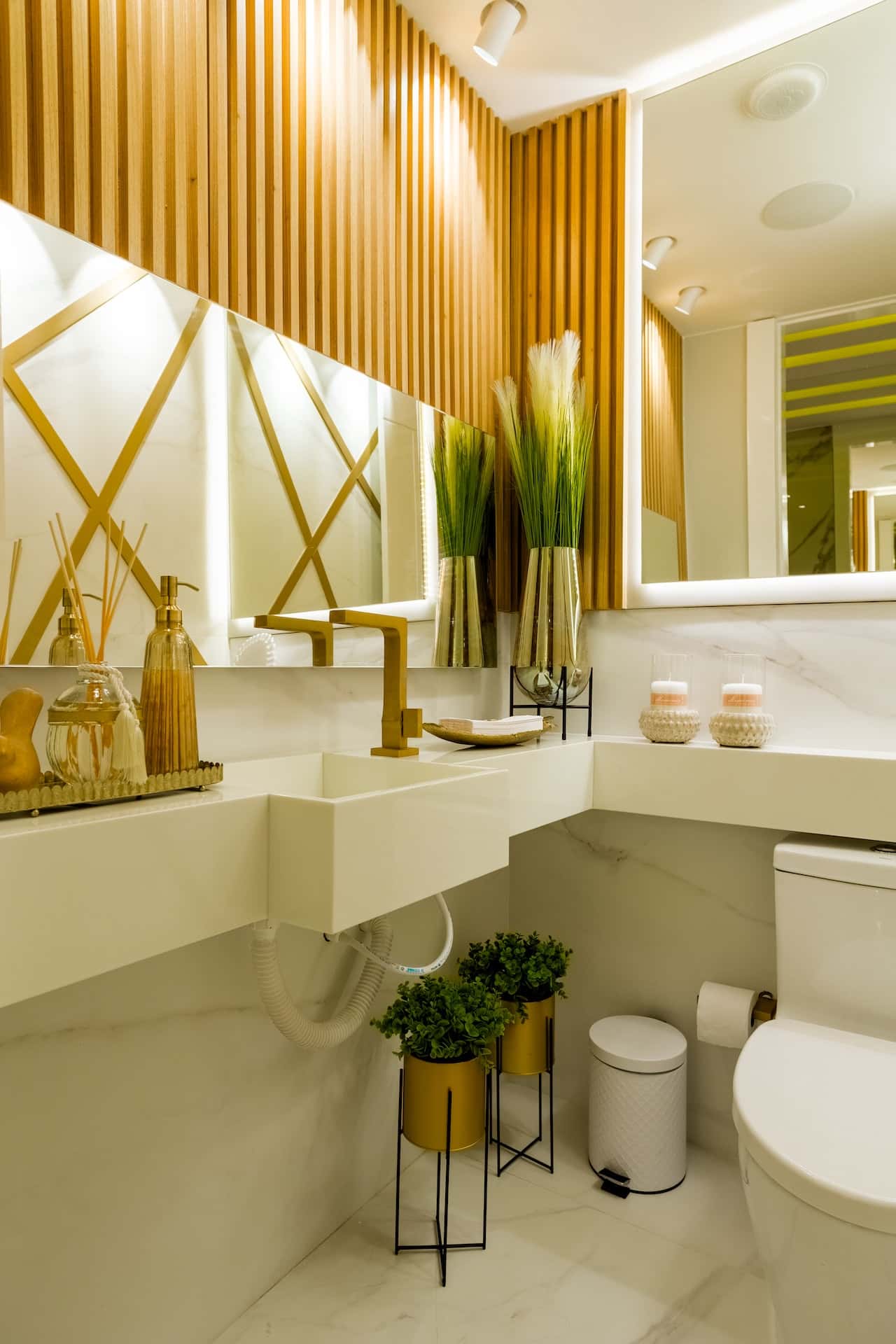 stunning metallic bathroom ideas