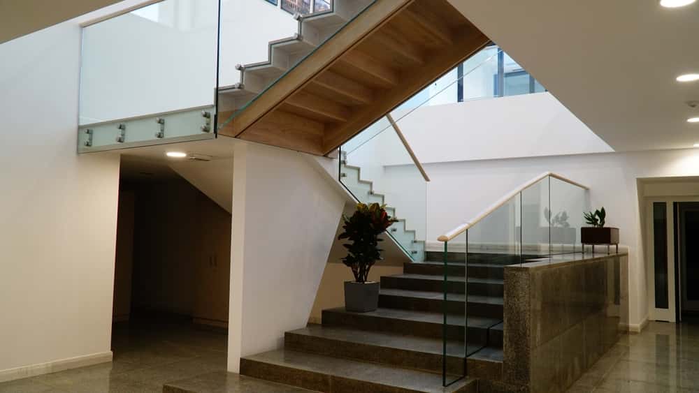 transparence glass staircase