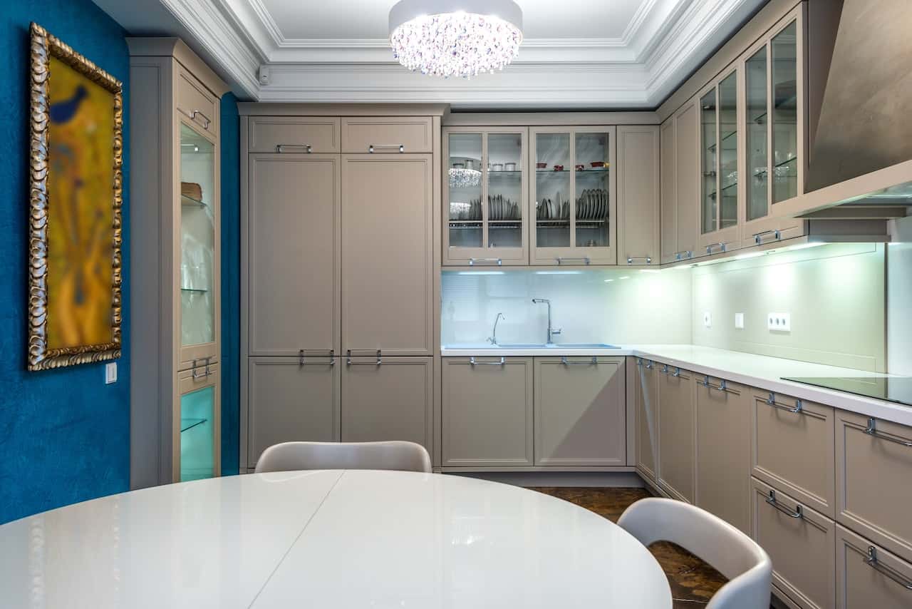 under cabinet lights - Slimme verlichtingsideeën voor keukenkasten om uw keukenruimte op te fleuren