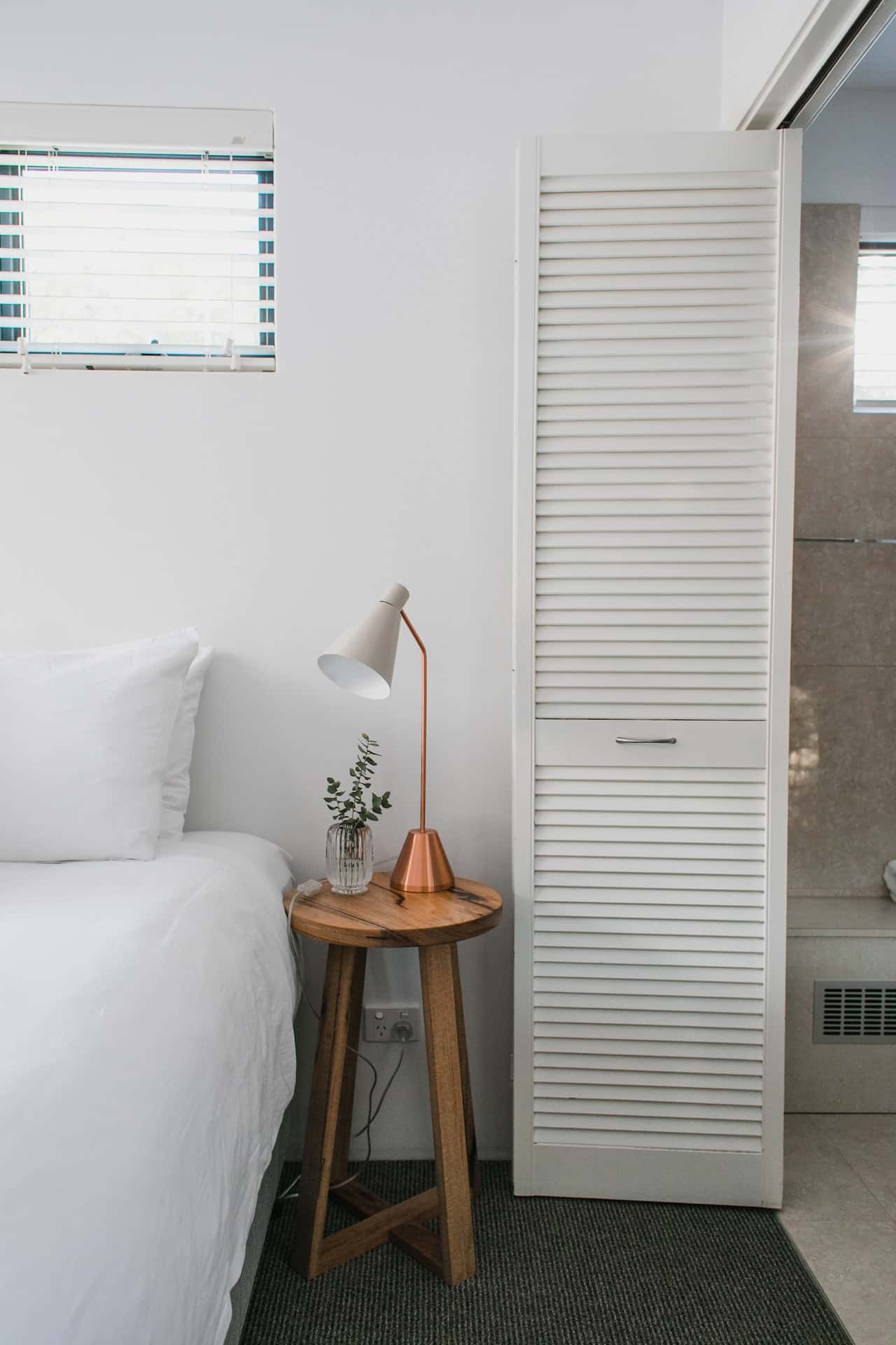 all white interior - Gebruik deze 25 luxe bungalow-interieurontwerpideeën om uw ruimte naar een hoger niveau te tillen