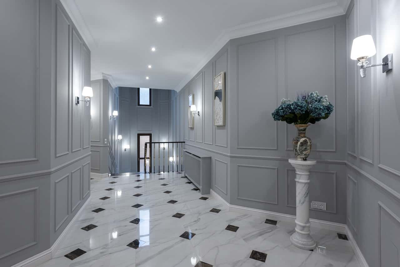 attractive corridor design ideas - Gebruik deze 25 luxe bungalow-interieurontwerpideeën om uw ruimte naar een hoger niveau te tillen