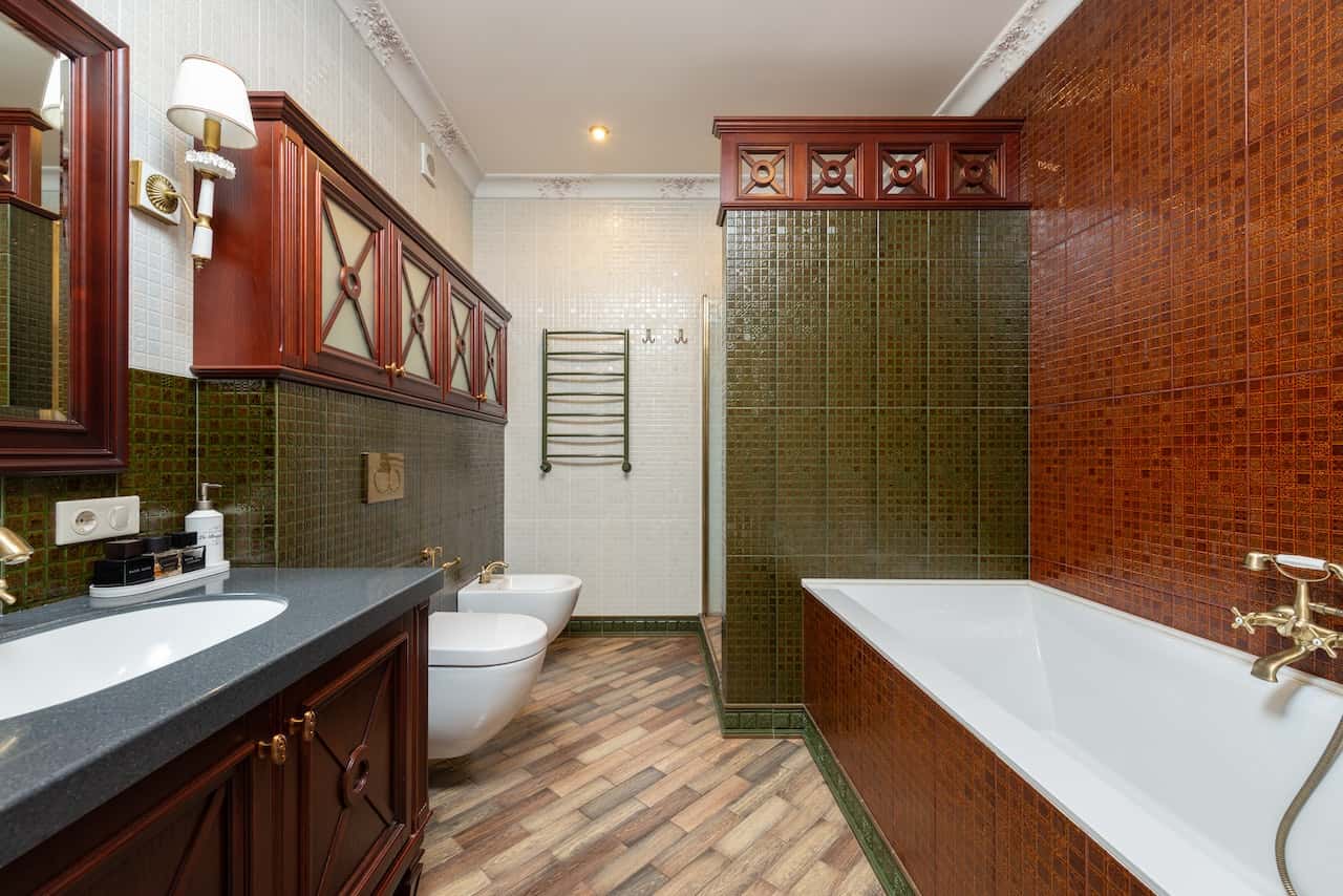 traditional master bathroom design