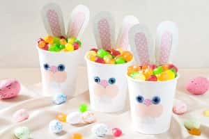  Paper cups form funny easter bunny